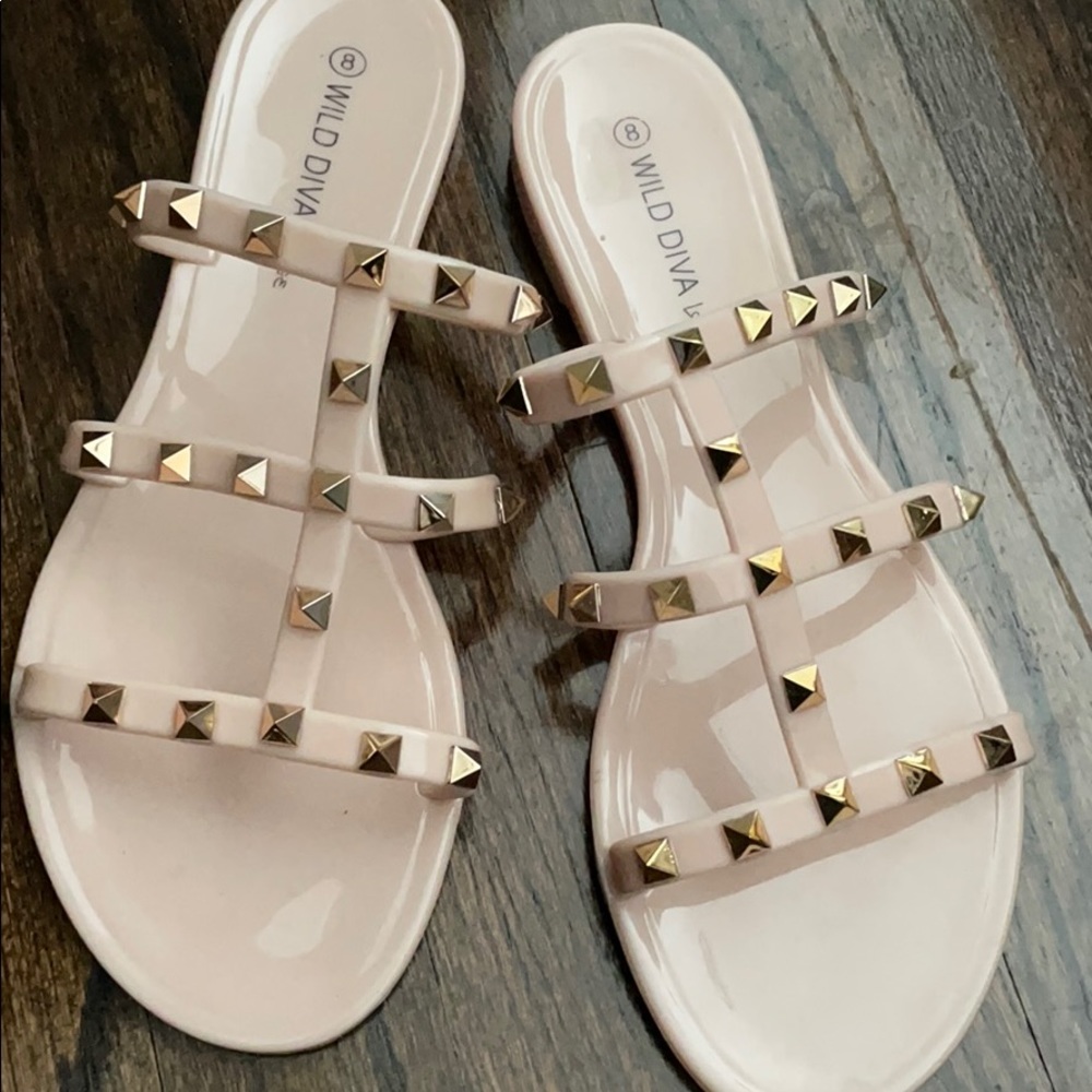 Wild diva jelly with stud sandal